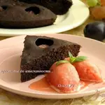 Шоколадный манник со сливами (в мультиварке)