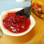 Острый соус-закуска из кизила с чесноком