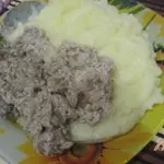 Куриные сердечки в сметаном соусе