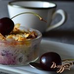 Творожная запеканка с черешней и миндалем