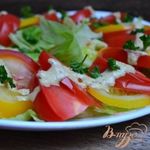 Овощной салат с ореховым соусом