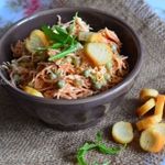 Морковный салат с сухариками