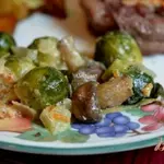 Брюссельская капуста с грибами и сливками