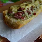 Горячий бутерброд с копченой ветчиной