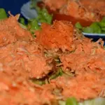 Закуска из моркови с чесноком в двух вариантах