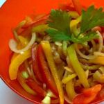 Салат с куриным филе Хе