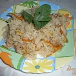 Рисовая каша с курицей и черносливом
