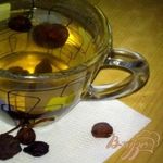 Компот из сушеных груши  и шиповника