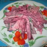 Салат со свеклой, редисом и огурцом