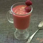 Манный десерт на клубничном смузи