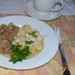 Картофельные кнели с соусом Бешамель
