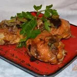 Куриные бедра с черносливом