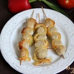 Шашлычки из шариков индейки со слоёным тестом