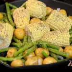 Картофель с кукурузой и зеленой фасолью