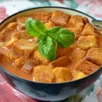Томатный суп с крутонами