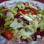 Салат овощной с чесночной заправкой