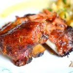Лаковые свиные ребрышки с медовой глазурью