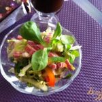 Салат с копченой колбасой