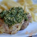 Куриные бедрышки с соусом кинзы