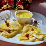 Тропические блинчики с фруктами и лимонным курдом