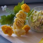 Салат с ветчиной и луком пореем