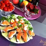 Канапе с сыром Филадельфия  и лососем