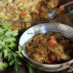 Капуста с чечевицей и колбасками