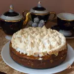 Творожный пай с абрикосовой прослойкой и безе
