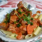 Мясной ужин с пастой и Болоньезе соус