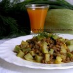 Чечевица, томленная в тыквенном напитке, с кабачками