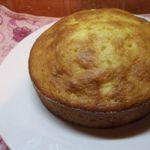 Яблочный пирог с черешней и изюмом