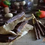 Клубничные вафли в шоколаде