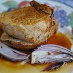 Свиная вырезка  с грушами и глазурью