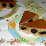 Пирог с черносливом в мультиварке