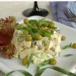 Салат с копченой скумбрией