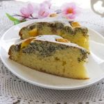 Пирог с маком и персиками