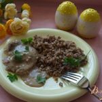 Вкусная говядина в сметанном соусе