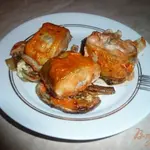 Минтай, запеченный с луком