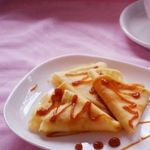 Крахмальные блины с карамелью