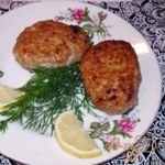 Домашние котлеты с сыром и изюмом