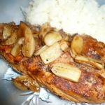 Свиной шницель с чесноком и лимонным соком