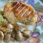 Тушеная курица с грибами