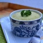Омлет с авокадо и крабами