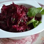 Острый свекольный салат с арахисом