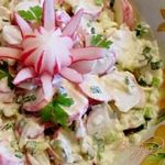 Салат из редиса с яйцом и зеленью