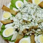 Овощной салат с гренками