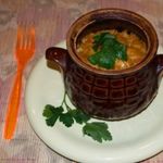 Жаркое с капустой и курицей в горшочке