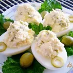 Яйца фаршированные творогом и оливками