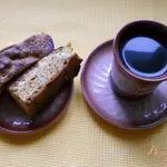 Пирог на киселе с изюмом и курагой