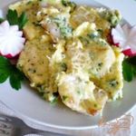 Яйца с салом, зеленью и сыром